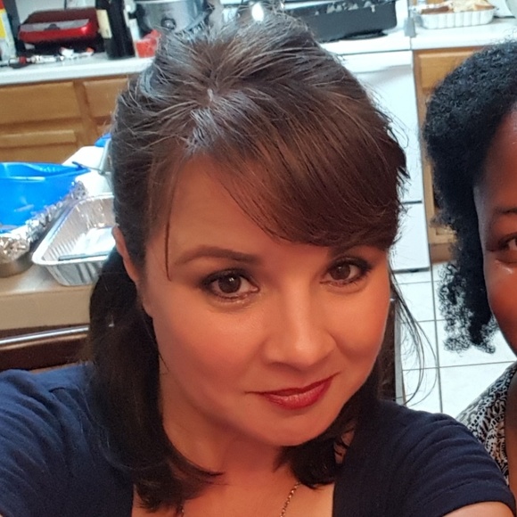 Meet your Posher, Veronica - Picture 2 of 4